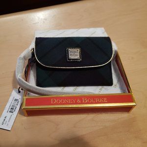 Dooney & Bourke medium wristlet clutch bag